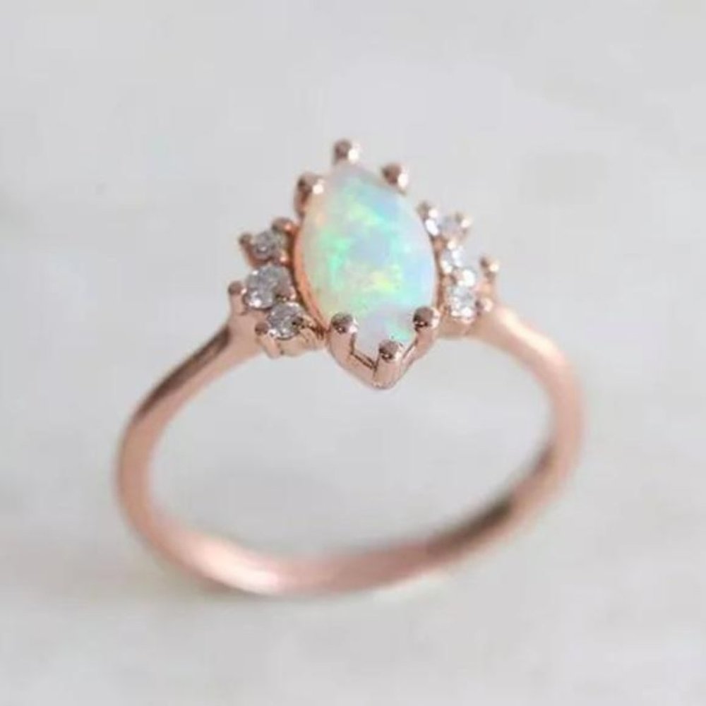 NEW GOLD OPAL DIAMOND RING, CUTE RING, SHINY RING.